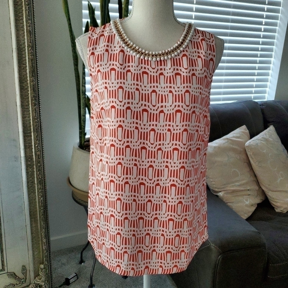 Adrienne Vittadini Beaded neck detail sleveless blouse size small. Good preowned